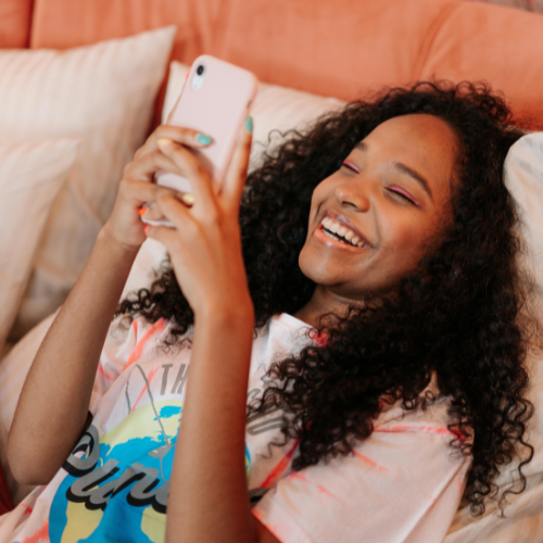 WifeyApp chat feature with AI assistance for couples communication and relationship advice