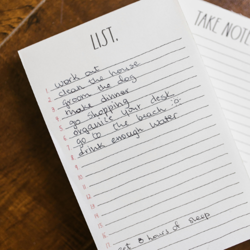 Shared shopping list feature in the WifeyApp relationship app for partners